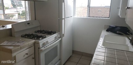230 N Grand Ave in Los Angeles, CA - Building Photo - Building Photo
