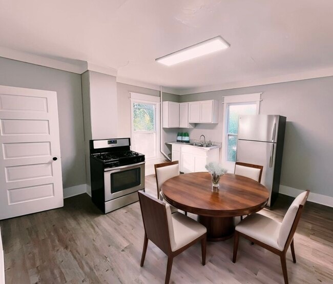 470 Houseman Ave NE, Unit 470 Houseman unit #2
