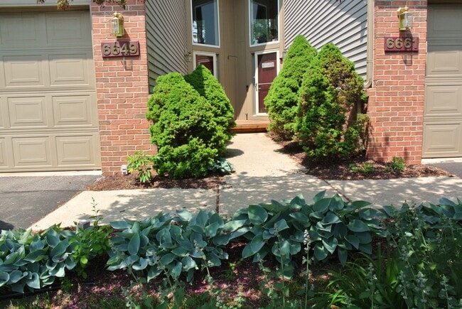 6649 Quail Run Cir, Unit 6649 in Westland, MI - Building Photo - Building Photo