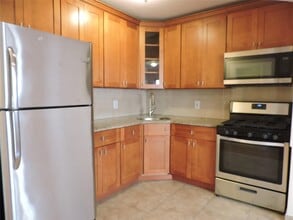 1031 Halsey St in Brooklyn, NY - Building Photo - Building Photo