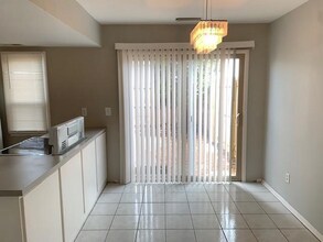 1100 Merrimar Cir N in Columbus, OH - Building Photo - Building Photo