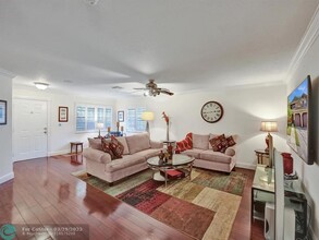 9113 Vineyard Lake Dr in Plantation, FL - Building Photo - Building Photo