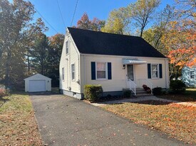 34 Monroe St in North Haven, CT - Building Photo