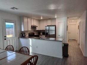 12911 Chinali Spgs in Saint Hedwig, TX - Building Photo - Building Photo