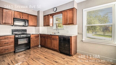 1641 Sylvan Ave SE in Grand Rapids, MI - Building Photo - Building Photo