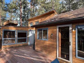27556 Mountain Park Rd in Evergreen, CO - Foto de edificio - Building Photo