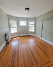 65 Olcott St, Unit 1 in Watertown, MA - Building Photo - Building Photo