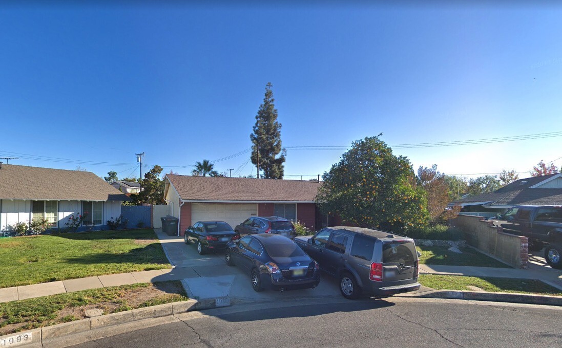 1087 N Greengrove St in Orange, CA - Building Photo