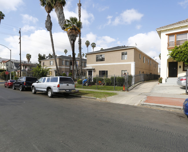 855 S Mariposa Ave in Los Angeles, CA - Building Photo - Building Photo