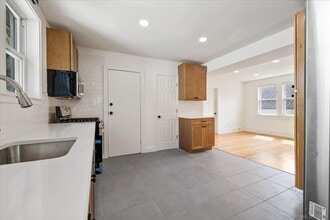46 Richland Rd in Greenwich, CT - Building Photo - Building Photo