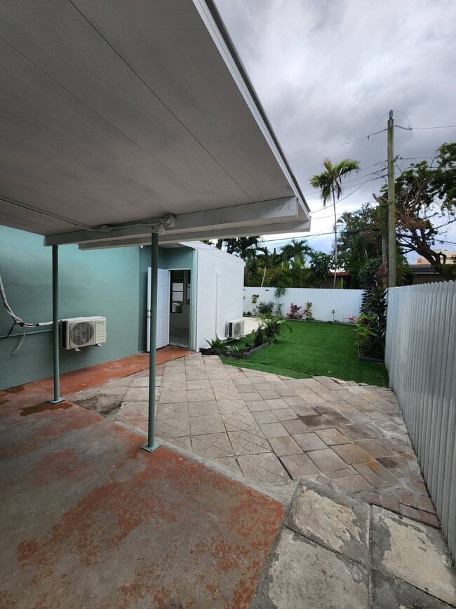 4100 NW 5th St in Miami, FL - Building Photo - Building Photo