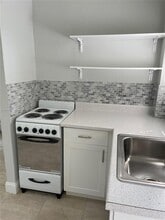 2805 NE 6th Ln in Wilton Manors, FL - Building Photo - Building Photo