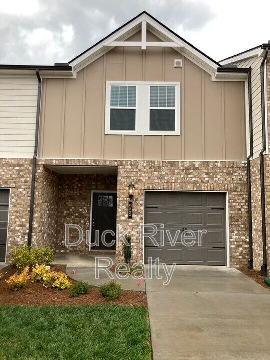 922 Oak Rdg Ln in Columbia, TN - Building Photo