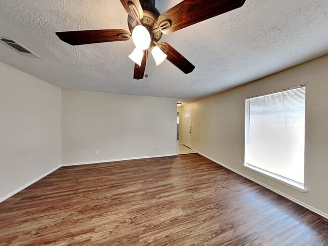 14114 Fleur De Lis Blvd in Cypress, TX - Foto de edificio - Building Photo