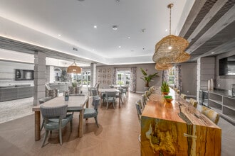 Greenview Estate House in Oakdale, NY - Building Photo - Interior Photo