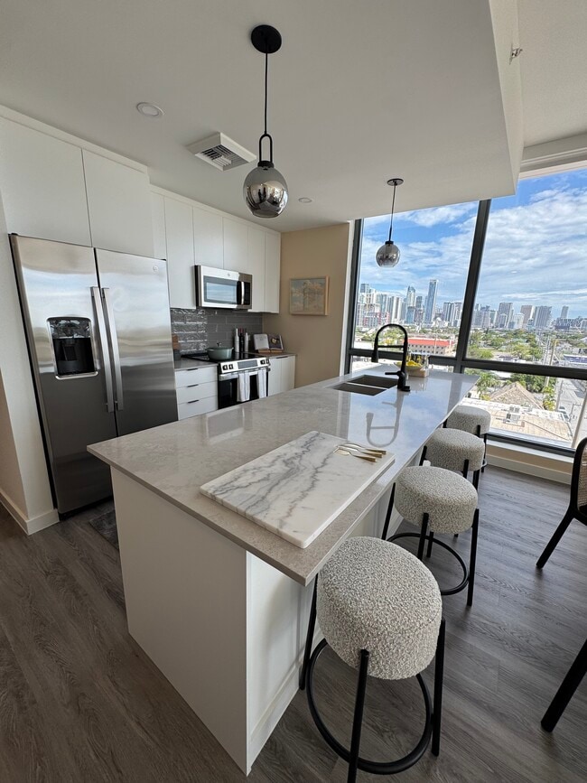 259 NW 27th St, Unit B2 in Miami, FL - Foto de edificio - Building Photo