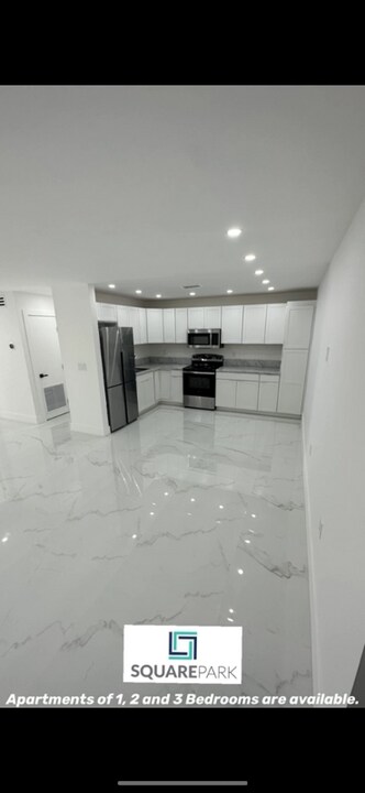 2174 NE 170th St in North Miami Beach, FL - Building Photo