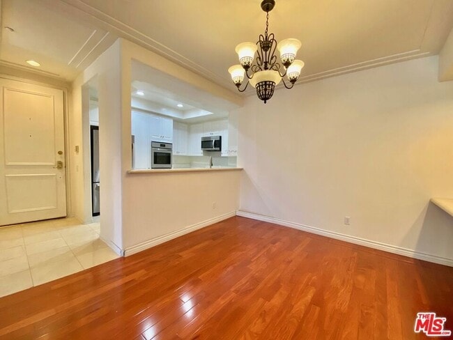 2349 S Beverly Glen Blvd in Los Angeles, CA - Building Photo - Building Photo