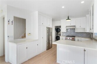 243 Windward Ave in Los Angeles, CA - Building Photo - Building Photo