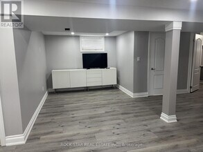 387 Upper Gage Ave in Hamilton, ON - Building Photo - Building Photo