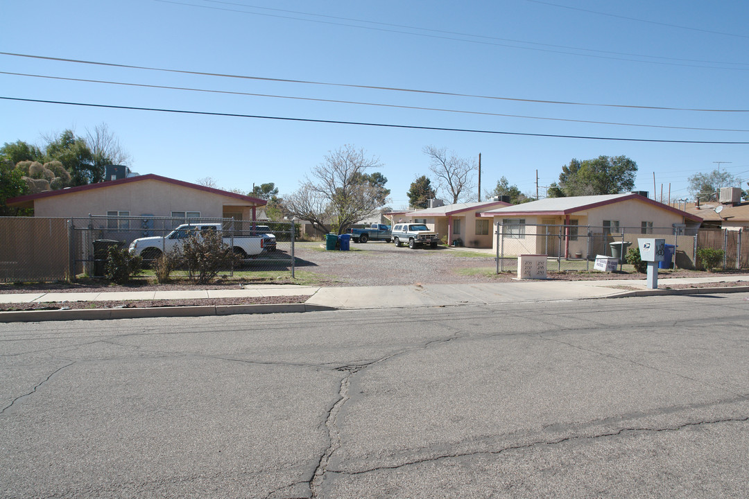 2735-2747 N Calle De Romy in Tucson, AZ - Foto de edificio