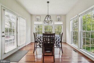 18119 Camdenhurst Dr in Gainesville, VA - Building Photo - Building Photo