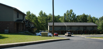 Wickford Court Apartments in Fayetteville, NC - Building Photo - Building Photo