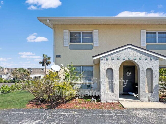 property at 6635 Warwick Cir