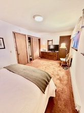 7046 4th Ave in Tahoma, CA - Foto de edificio - Building Photo