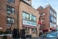 3722 73rd St in Jackson Heights, NY - Foto de edificio - Building Photo