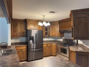 2614 W Newton Cir in Irving, TX - Building Photo - Building Photo