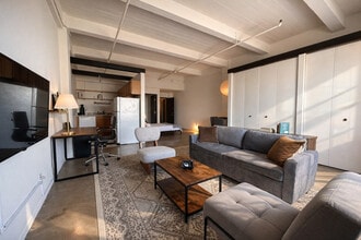 823 N 2nd St, Unit SI ID1379051P in Milwaukee, WI - Building Photo - Building Photo