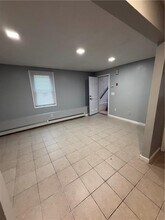 241 Gray St in Providence, RI - Foto de edificio - Building Photo