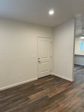 6 La Sara Ct in Sacramento, CA - Building Photo - Building Photo