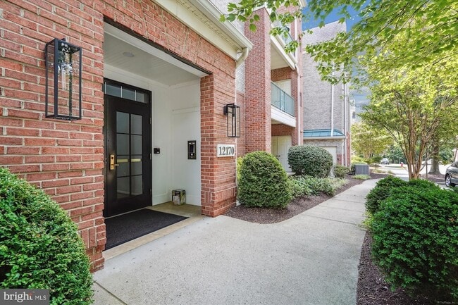 12170 Abington Hall Pl in Reston, VA - Building Photo - Building Photo