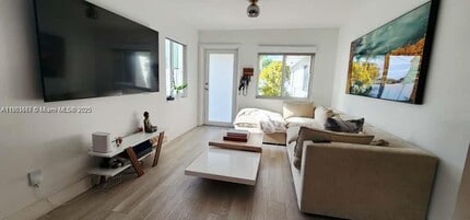 1828 NW 4th St in Miami, FL - Building Photo - Building Photo