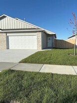 12944 E Blake St in Wichita, KS - Building Photo