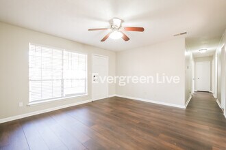 8929 Ashwood Dr in Riverdale, GA - Building Photo - Building Photo