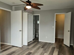 407 50th Avenue Plaza W in Bradenton, FL - Building Photo - Building Photo