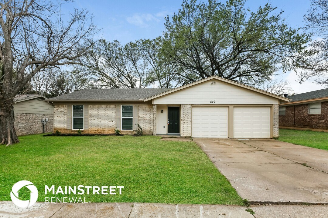 510 Durham Dr in Arlington, TX - Building Photo