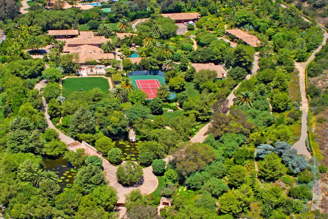 15651 Puerta Del Sol in Rancho Santa Fe, CA - Building Photo