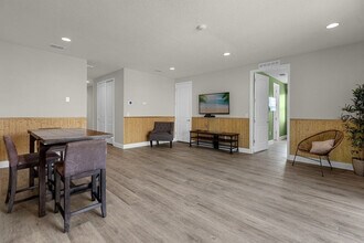 310 Falls Dr in Kissimmee, FL - Building Photo - Building Photo