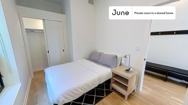 property at 2122 S Hoyne Ave