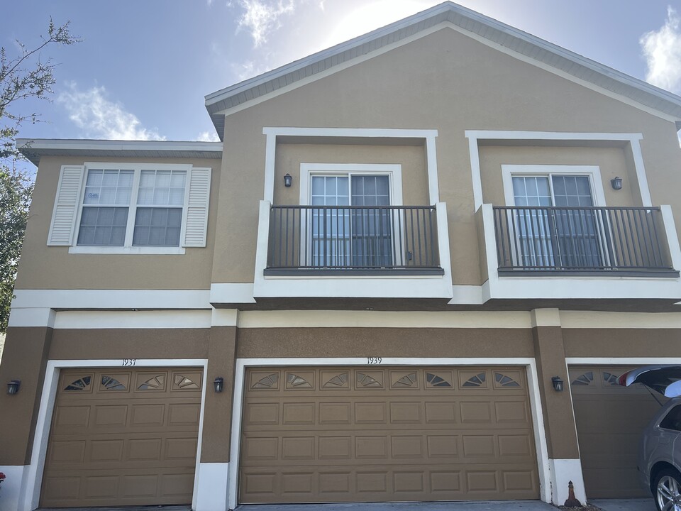 1939 Estancia Cir in Kissimmee, FL - Building Photo