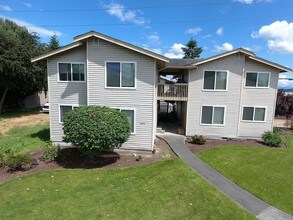 Marine View 4 plex in Everett, WA - Foto de edificio - Building Photo