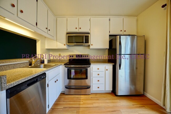 12 Fielding Cir in Mill Valley, CA - Building Photo - Building Photo