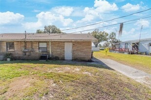 709 Mosley Rd in Lake Alfred, FL - Building Photo