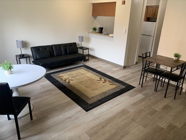 8400 Engleman St in Center Line, MI - Building Photo - Building Photo