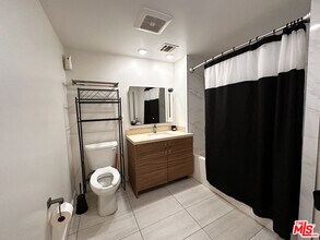 5531 La Mirada Ave in Los Angeles, CA - Building Photo - Building Photo
