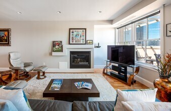 1560 Blake St in Denver, CO - Building Photo - Building Photo